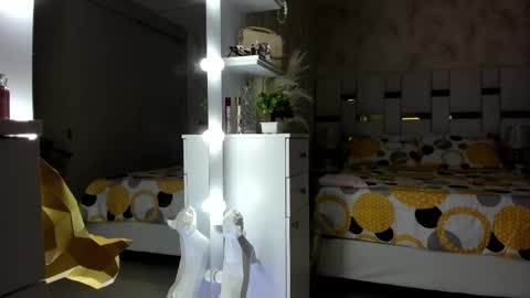 Independent Cherry fox online show from September 14, 12:46 am