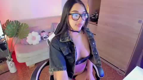 Mely online show from July 21, 8:22 pm