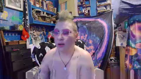 CurvySiren online show from December 14, 6:19 am