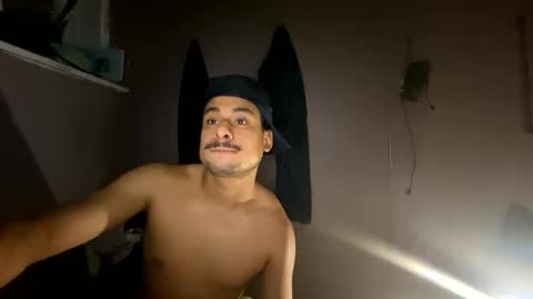 Snapshot of chicagodee94 chatting on October 2, 4:44 am chicagodee94 online show from October 2, 4:44 am