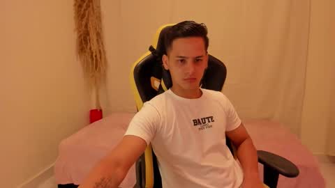 chicos_sexy online show from January 15, 2:15 pm