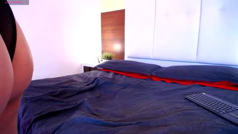 Chloe  online show from May 23, 1:40 pm