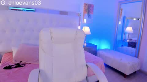 Chloe online show from November 19, 11:42 am