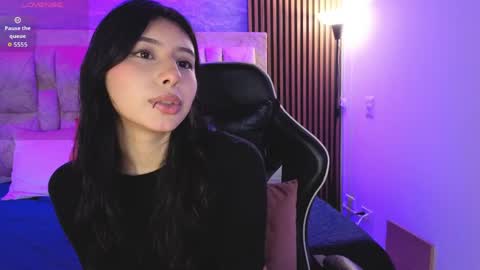 chloe_bluee_ online show from April 21, 11:06 am