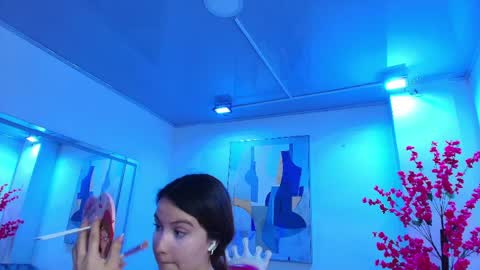 Chloe online show from March 31, 11:10 am