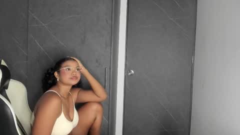 chloe online show from October 22, 1:31 am