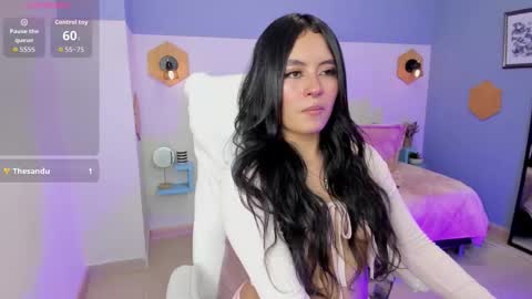 Chloe online show from February 4, 4:00 pm