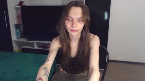 Snapshot of chloe_sunny chatting on February 1, 1:12 am Chloe online show from February 1, 1:12 am