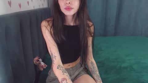 Snapshot of chloe_sunny chatting on October 6, 6:37 pm Chloe online show from October 6, 6:37 pm