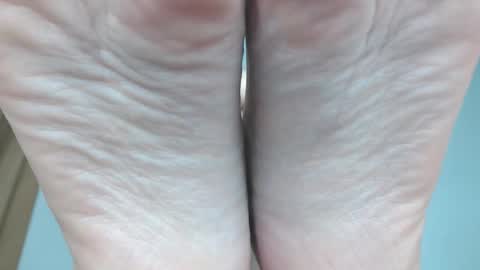 Snapshot of chloe_vahos chatting on October 4, 10:18 pm Chloe online show from October 4, 10:18 pm