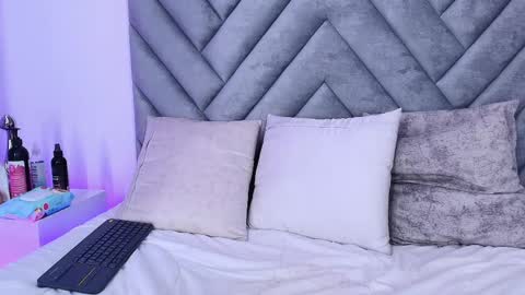 chloe_wilson7 online show from March 3, 5:31 pm