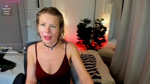 Julia online show from May 17, 10:19 pm