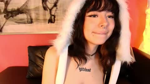 Snapshot of chloeesky chatting on October 27, 2:39 pm chloeesky online show from October 27, 2:39 pm