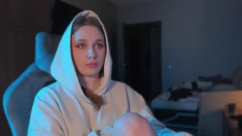 chloegins online show from January 11, 7:16 pm