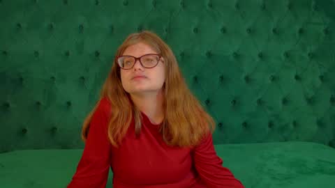 ChloeHalses online show from March 25, 5:36 am