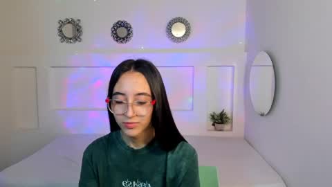 chloehil2 online show from March 10, 7:50 pm