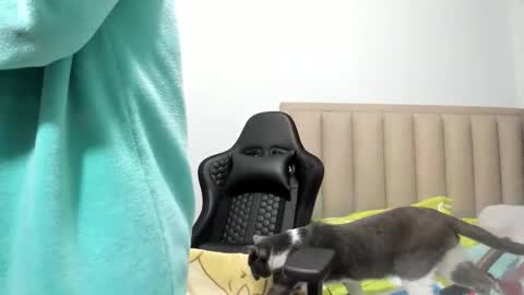 chloemiller   online show from November 27, 1:24 am