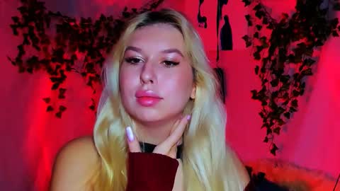 ChloeRicci online show from November 24, 10:58 am