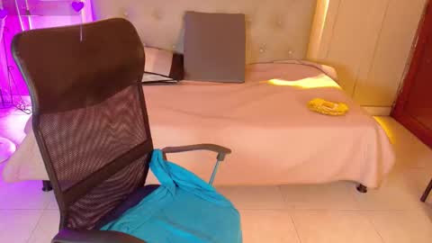 Chloe rosse online show from February 24, 1:30 am