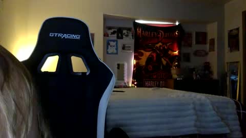 Chloe Lane online show from October 9, 6:57 pm