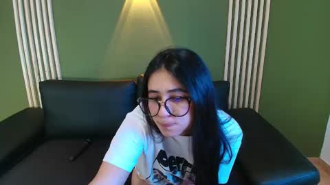 Snapshot of chloeturner_ chatting on October 19, 3:27 pm ChloeTurner online show from October 19, 3:27 pm