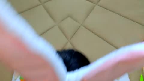 Chloe Vee online show from April 3, 5:14 am