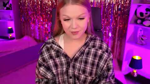 ChloeWight online show from March 27, 4:19 pm