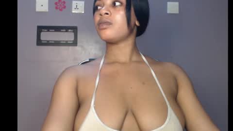 ESTHER online show from February 20, 5:09 pm