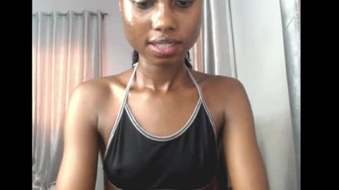 choco_petitqueen online show from March 31, 9:10 am