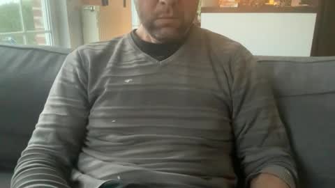 chris13abcd online show from December 23, 7:58 am