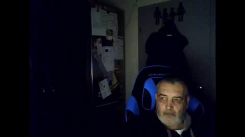 Chris online show from November 1, 6:34 am