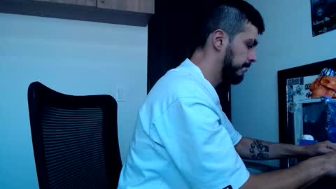 Im back here lets play hard online show from February 26, 8:01 pm