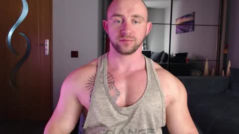 chrisbigbiceps online show from February 12, 6:44 pm