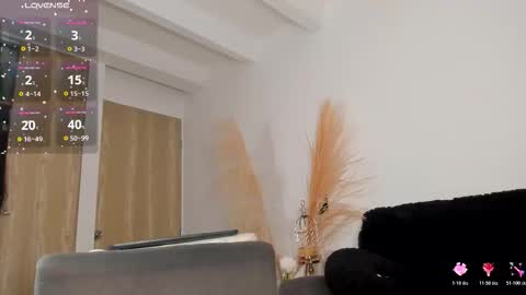 Chrishell online show from December 18, 3:35 am