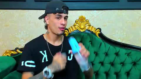 Snapshot of chrismckay_ chatting on October 22, 12:07 pm Chris online show from October 22, 12:07 pm