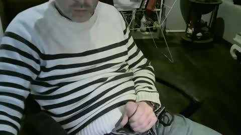 Snapshot of chrisprngr chatting on October 27, 5:24 pm chrisprngr online show from October 27, 5:24 pm