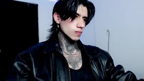 Snapshot of chriss_opp chatting on February 13, 11:17 am CHRIS  INDEPENT MODEL online show from February 13, 11:17 am