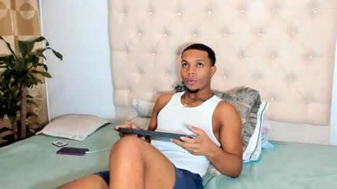 Chriss Vall online show from March 25, 3:13 am