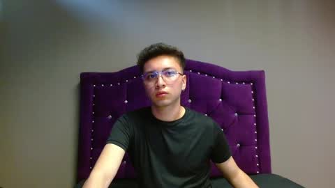 Snapshot of chrissx_ chatting on October 2, 3:33 pm CHRIS online show from October 2, 3:33 pm