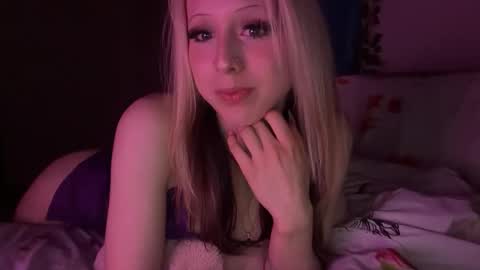 chrissylovexoxo online show from May 30, 4:00 am