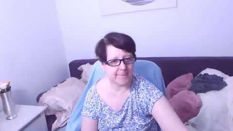 Christa online show from February 15, 1:10 pm