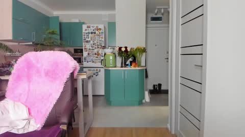 Snapshot of christina_hot chatting on February 25, 8:21 pm Chris online show from February 25, 8:21 pm