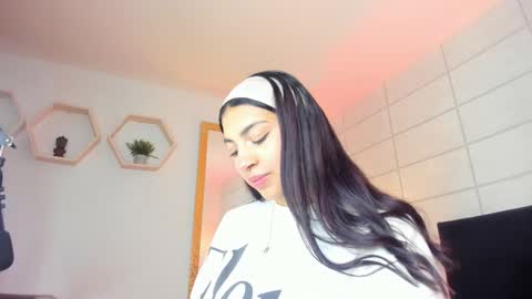 Christine  online show from October 2, 12:04 pm