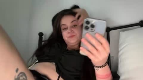christinekissss online show from June 15, 8:01 pm