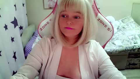 Christi online show from October 10, 7:36 am