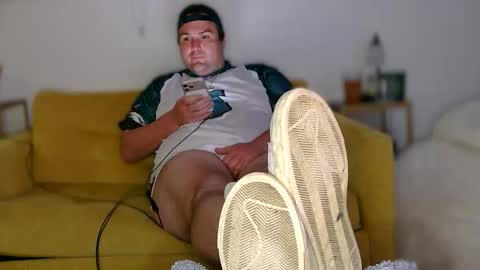 chubbygaymanbigfeet online show from May 22, 11:44 pm