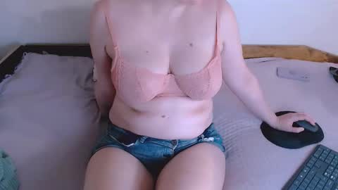 Maia online show from October 29, 9:26 pm