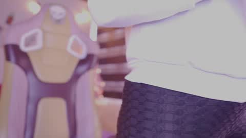Snapshot of cielo_andrade chatting on October 21, 12:32 pm Cielo online show from October 21, 12:32 pm