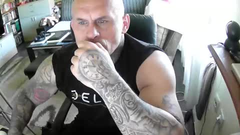 cikakure16081976 online show from April 19, 2:07 pm