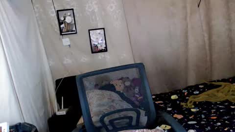 cindyliciouss online show from April 16, 10:37 am